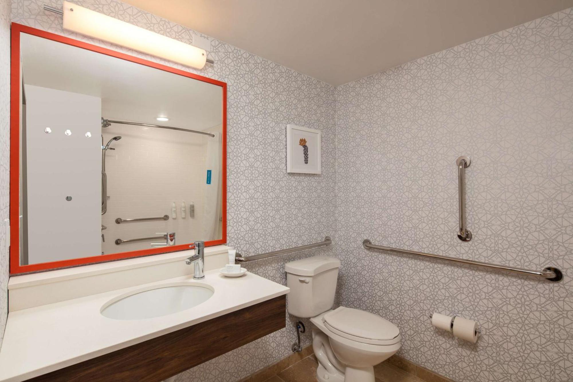 Hampton & El Paso-airport Hotel 3*