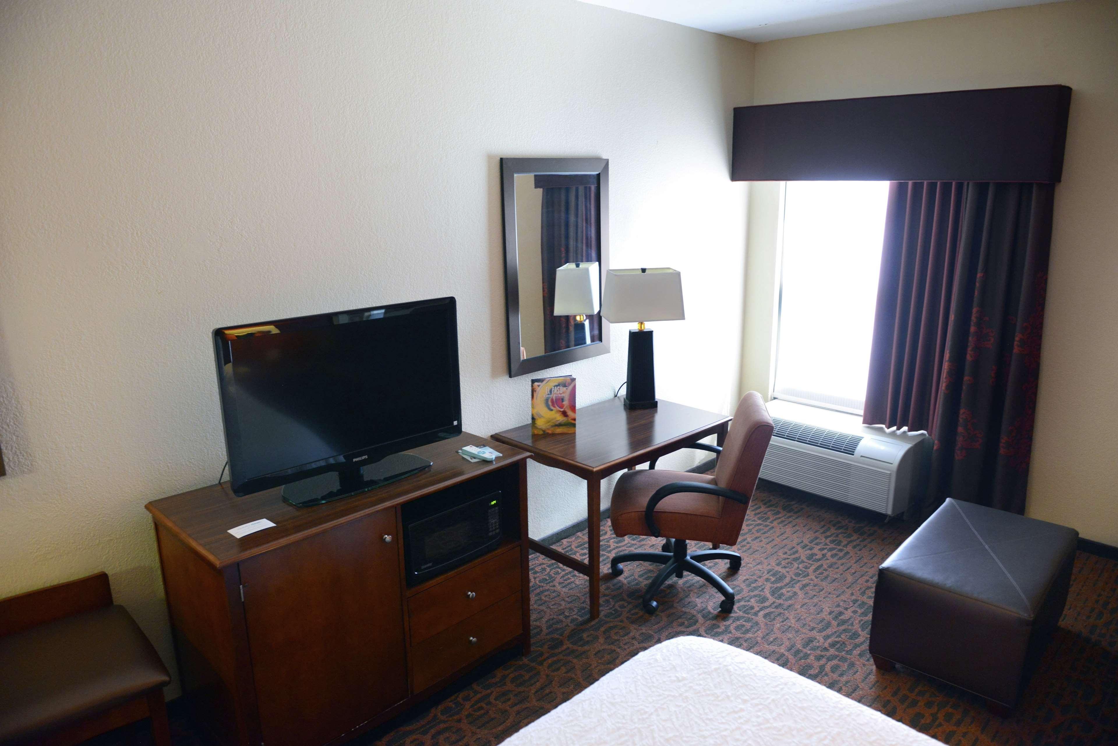 Hotel Hampton & El Paso-airport 3*