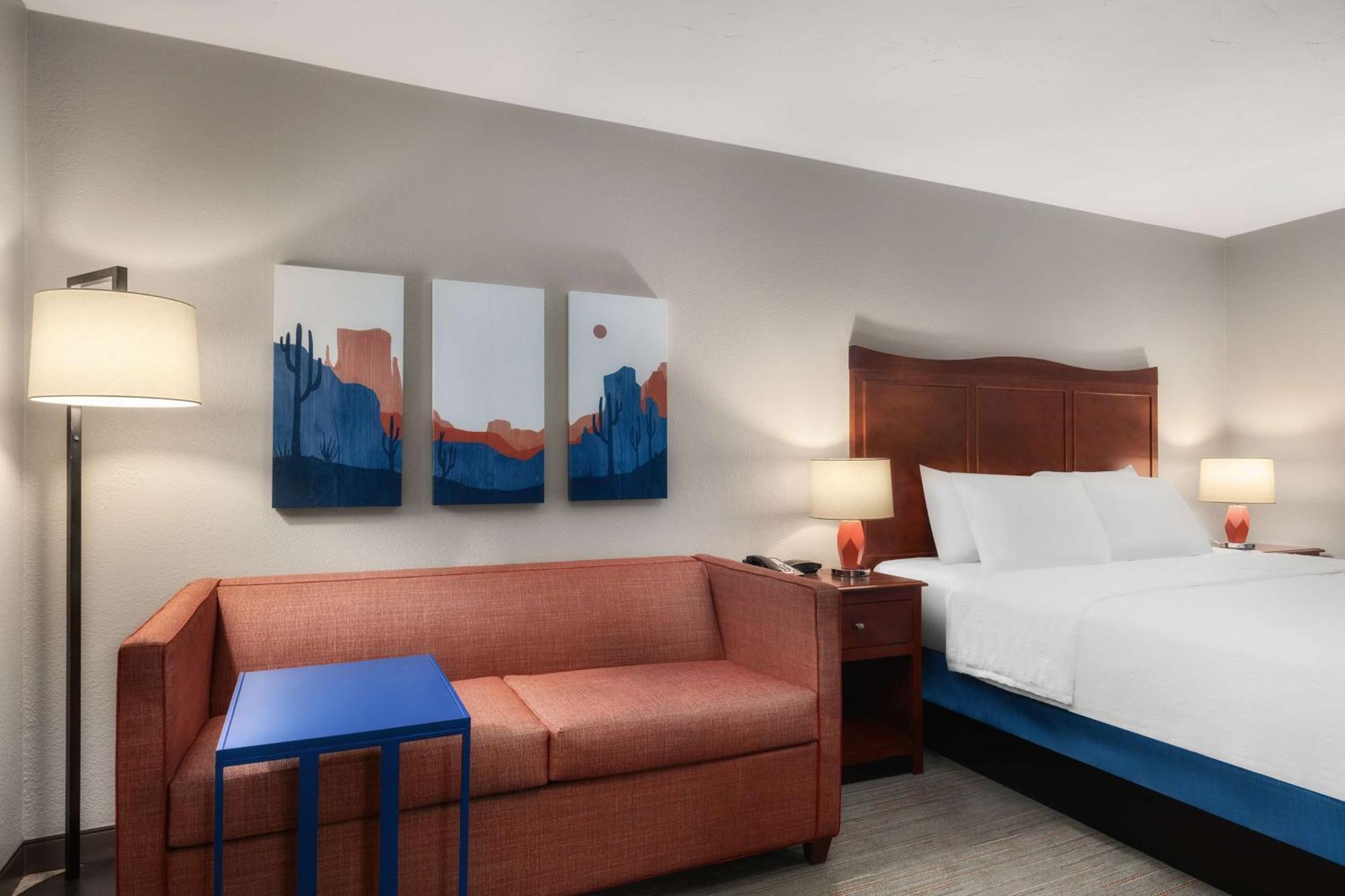 Hampton & El Paso-airport Hotel 3*
