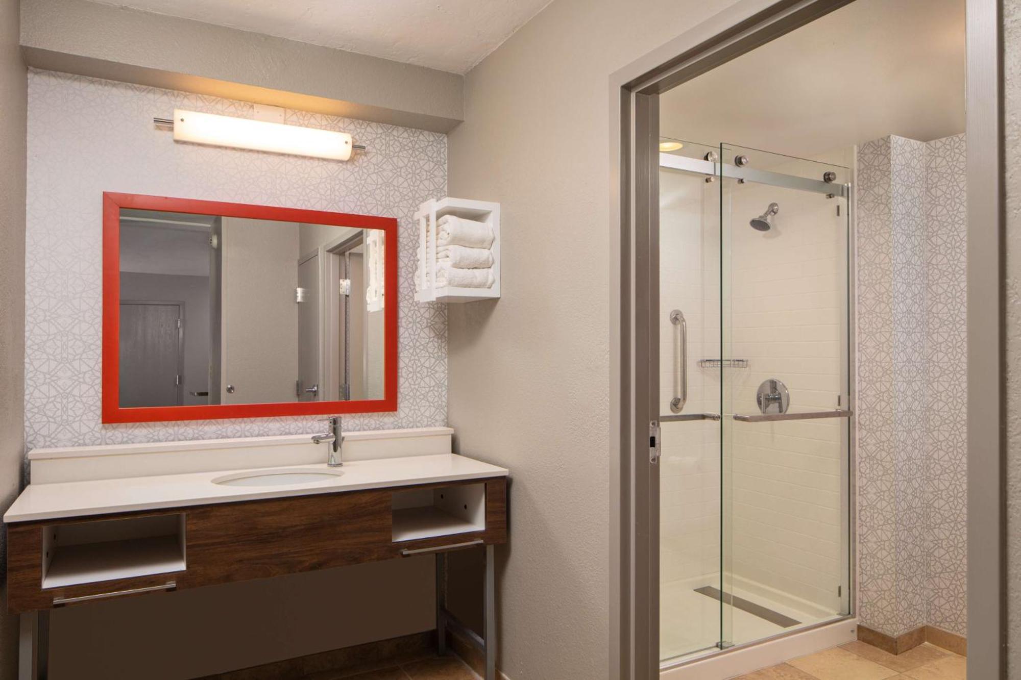 Hampton & El Paso-airport Hotel 3*