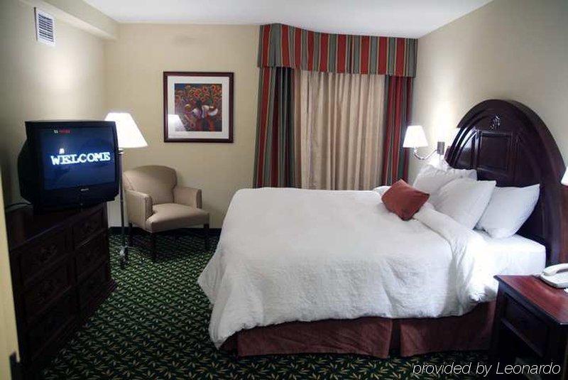 Hampton & El Paso-airport Hotel 3*